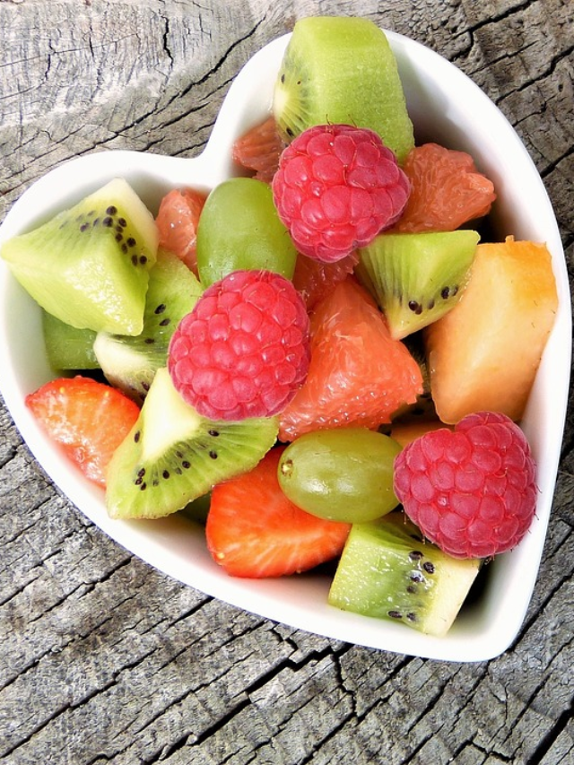 10 फल जो कोलेस्ट्रॉल को कम करने में मदद करता है